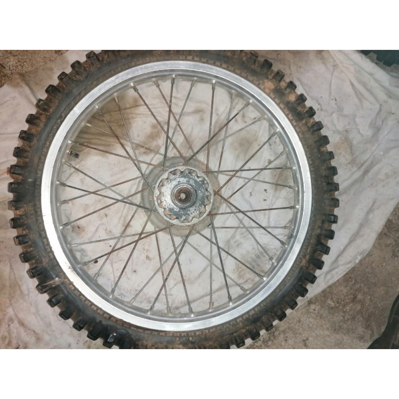roue avant pour Suzuki GT 125 de 1979 a 1982 (GT125X4