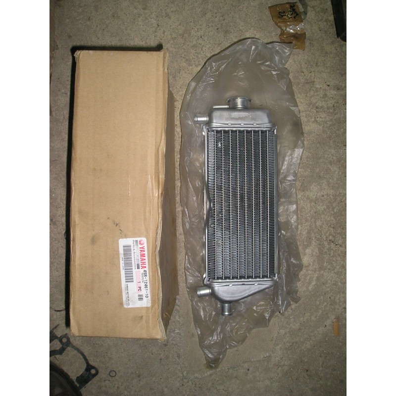 Radiateur neuf YZ 250 de 2001